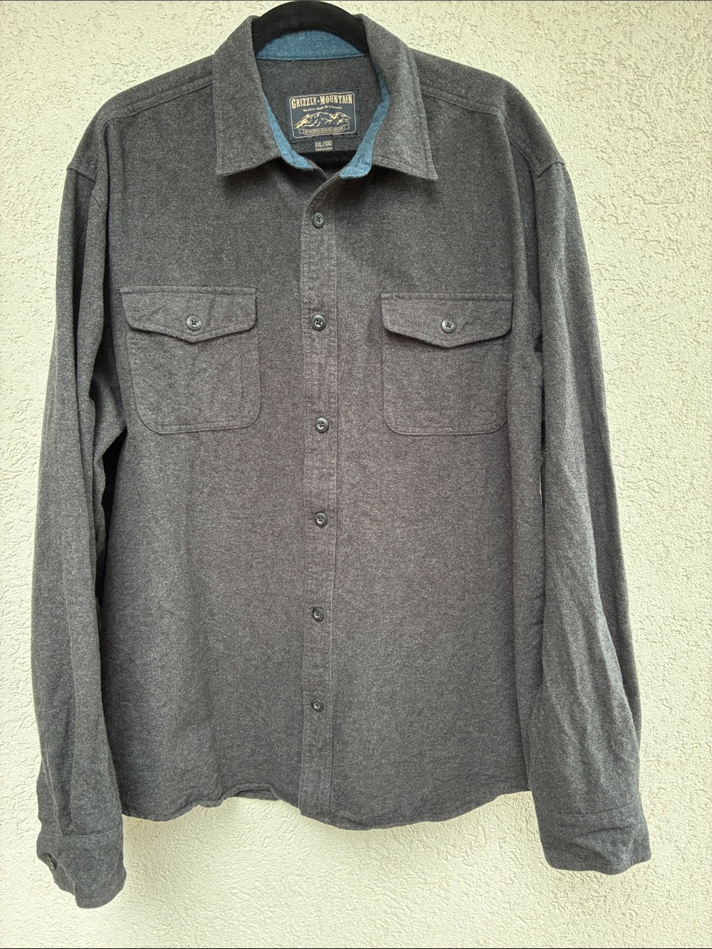 Grizzly Mountain dark grey flannel button up shirt